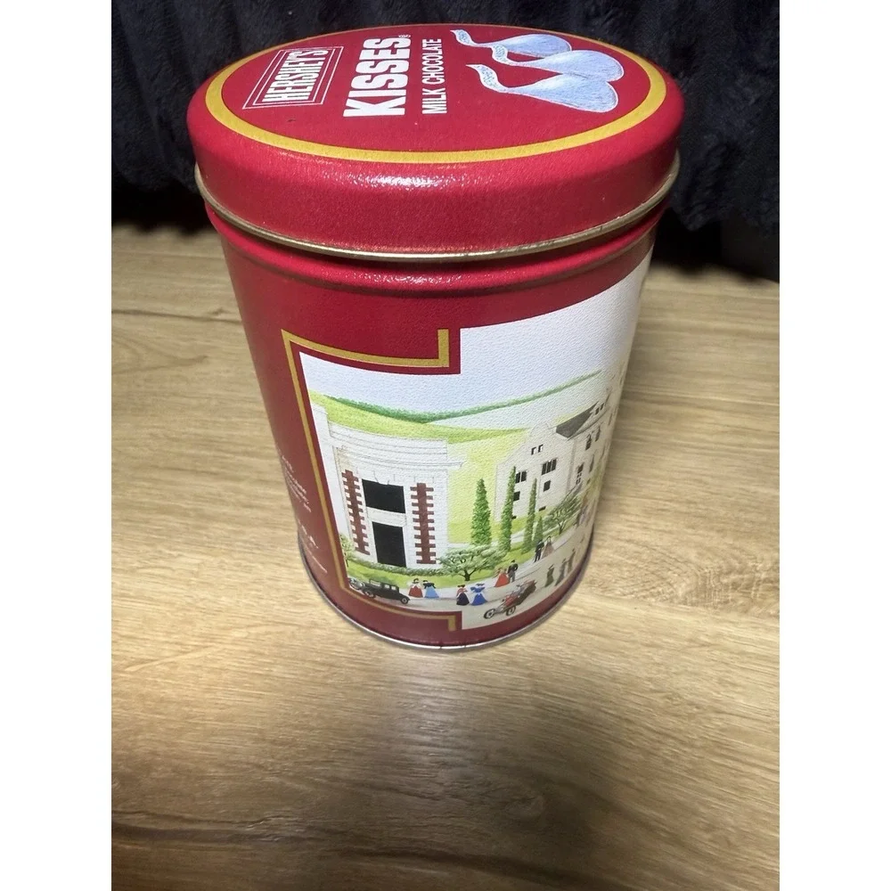 Hershey's Chocolate Kisses Tin Can ' HomeTown Series' ‎ 1990 Beautiful
